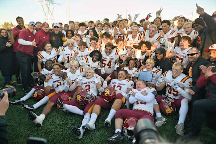 a Central Catholic Tualatin 6A Oregon football final November 22 2023 Leon Neuschwander 98
